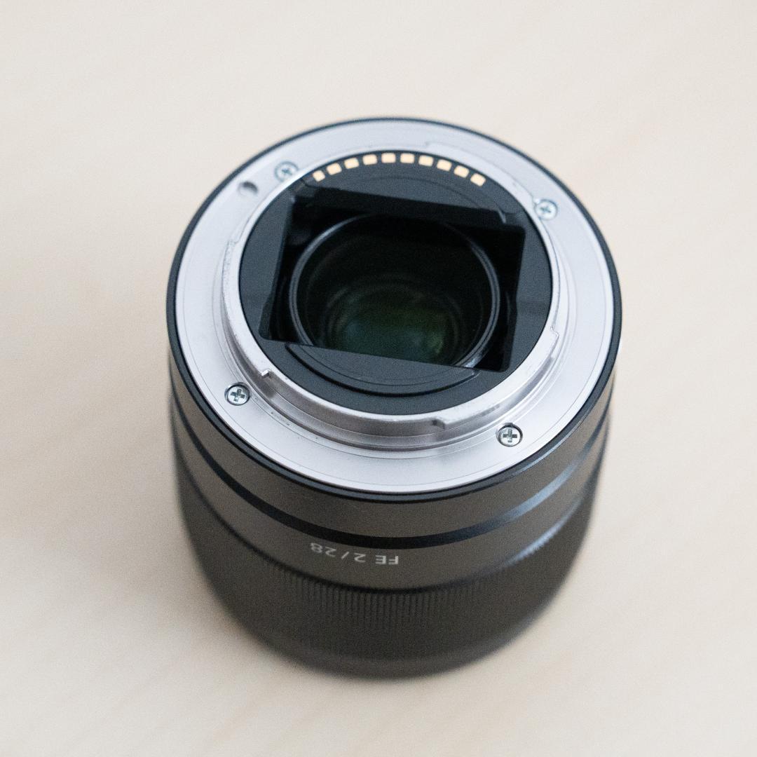 Sony FE 28mm F2 レンズ　中古