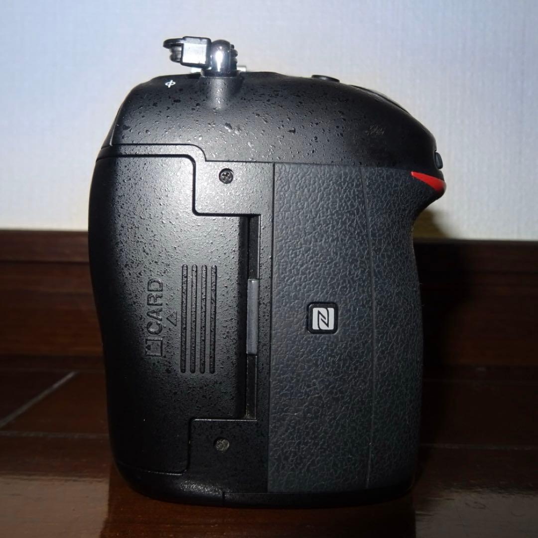 Nikon デジタル一眼レフカメラ　D7200