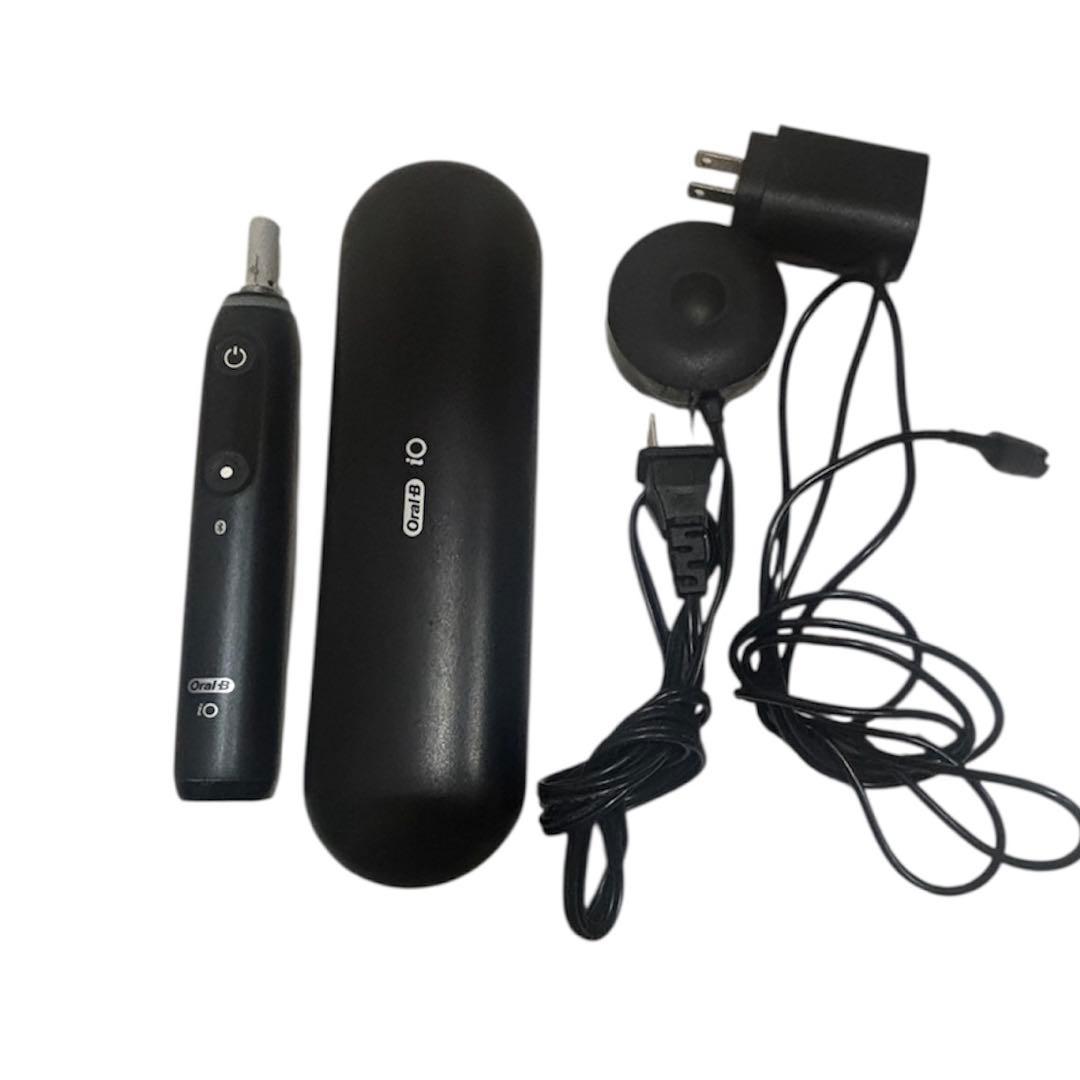 Oral-B iO 黒 本体　4点セット　3768 動作良好 電動歯ブラシ ブラウンオーラルB 公式 | iO7（ブラックオニキス / 黒