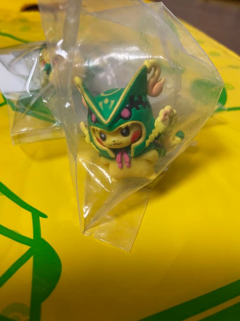 ポケセン限定 メガレックウザ ポンチョを着たピカチュウ　フィギュア　未開封 未使用 ポケモンセンター限定 メガレックウザ ポンチョを着た