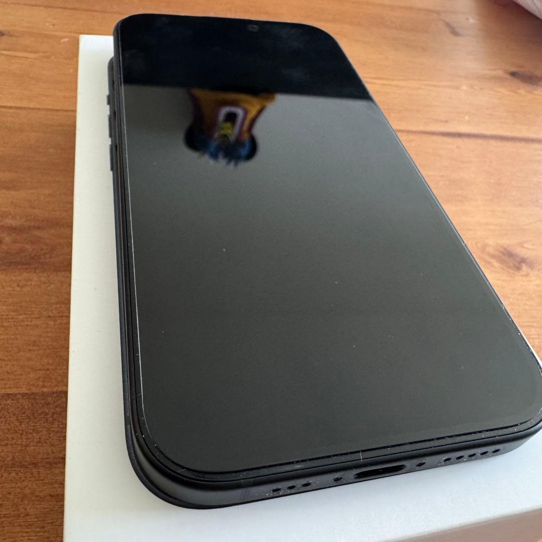 【ほぼ未使用・美品】iPhone 15 本体 128GB ブラック SIMフリー