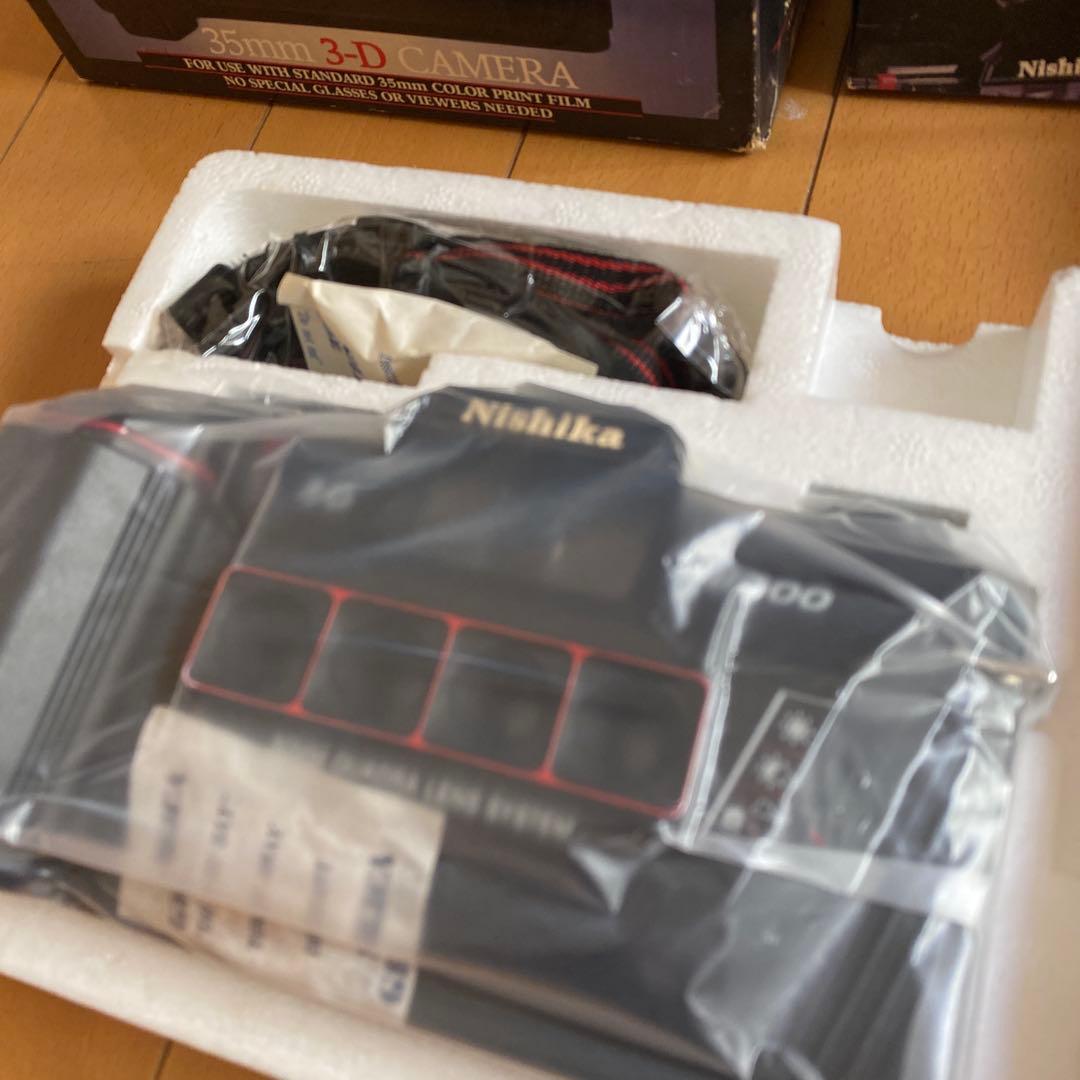 【未使用品】Nishika N8000 35mm 3-D カメラとストロボセット