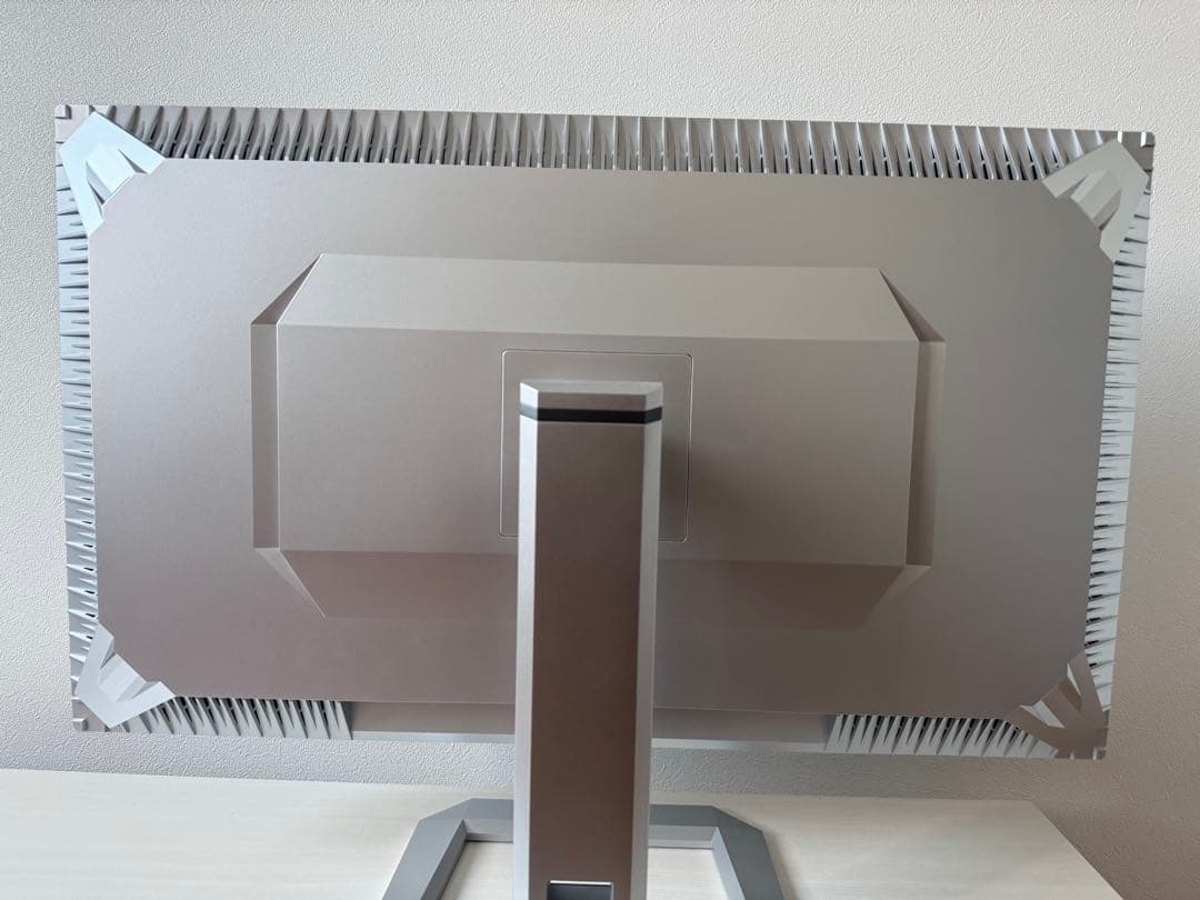 ディスプレイ・モニター本体 innocn 32m2v 4K MiniLED 144Hz HDR1000