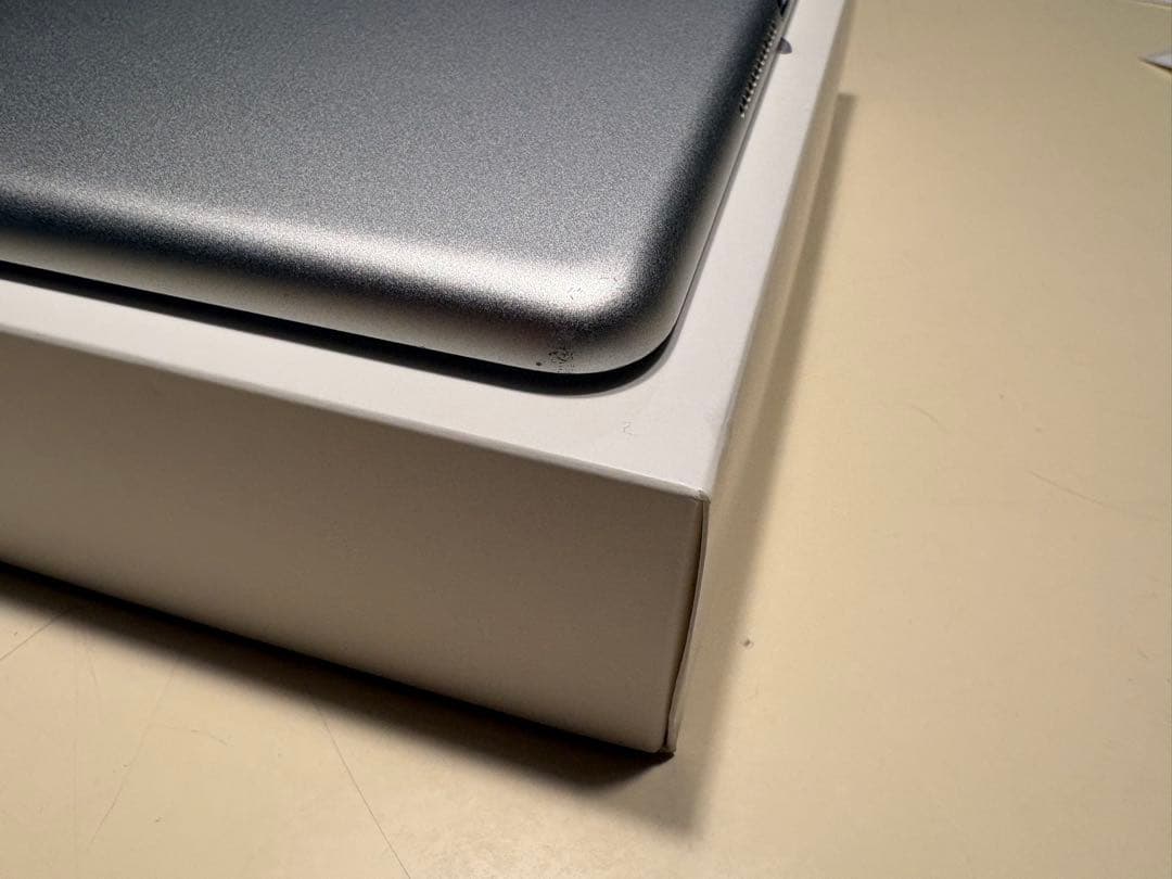 iPad(第5世代) 32GB wi-fi シルバー