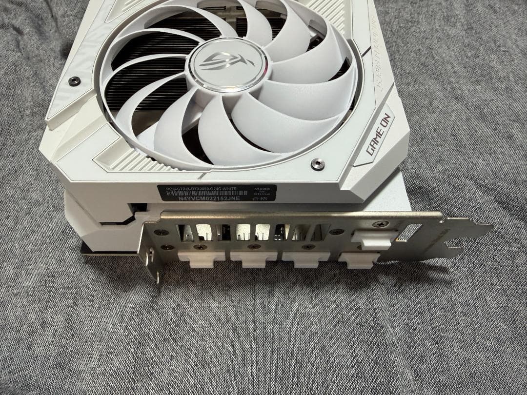 グラフィックボード・グラボ・ビデオカード ROG STRIX RTX3090 O24G WHITE
