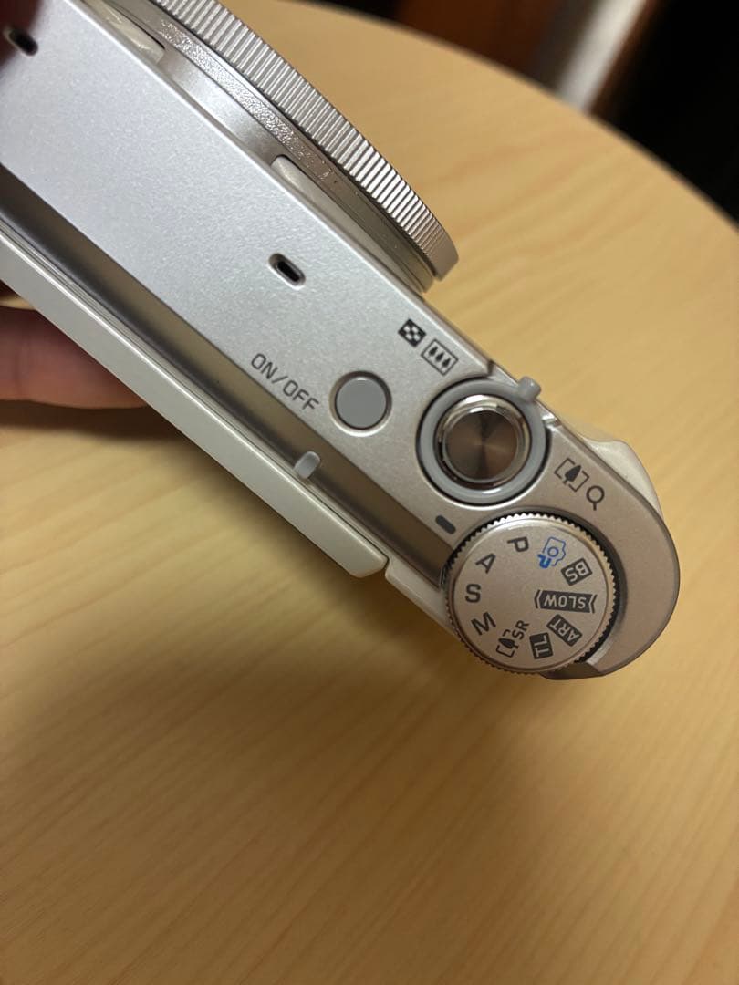 CASIO EXILIM ホワイト コンパクトデジタルカメラ