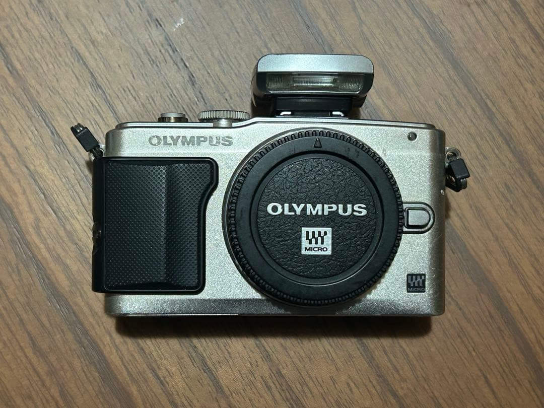 Olympus PEN E-PL6 ミラーレスカメラ