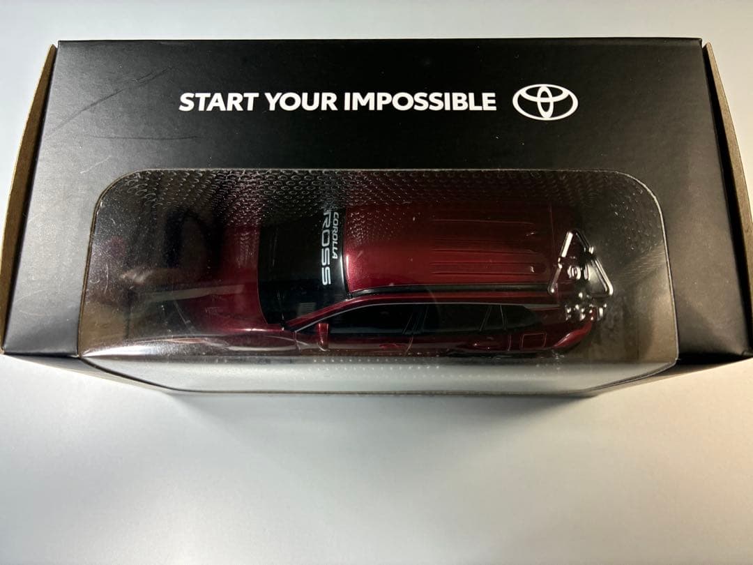 トヨタ カローラ クロス ミニカー 赤 割引