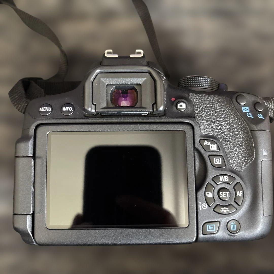 デジタルカメラ EOS Kiss X8i EF-S 18-55 IS STM Kit