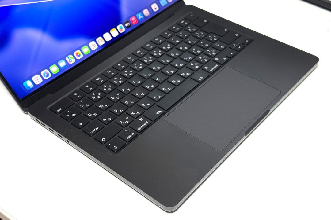 【美品】MacBook Pro M4 Max 64GB 2TB 保証2026/3