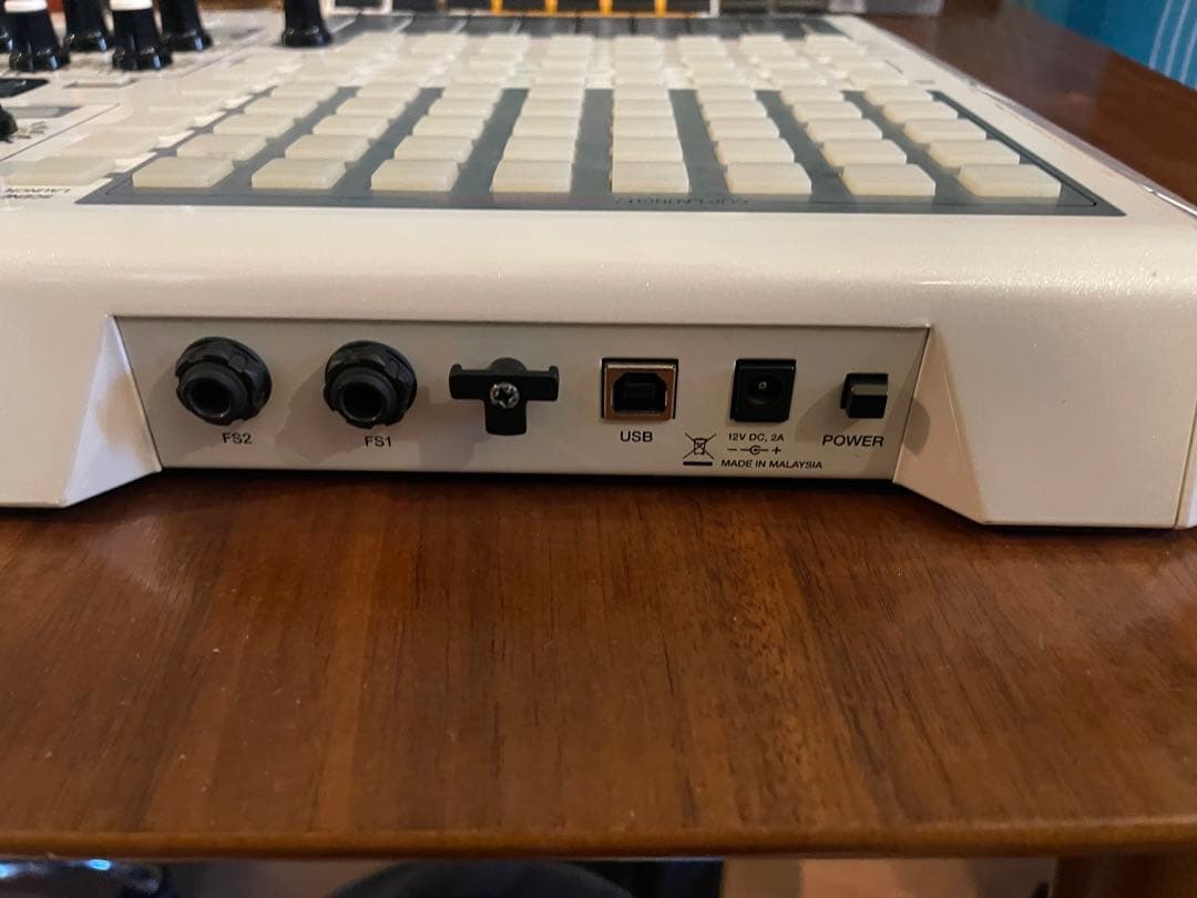 限定色AKAI APC40 SE SPECIAL EDITION アカイ - メルカリ