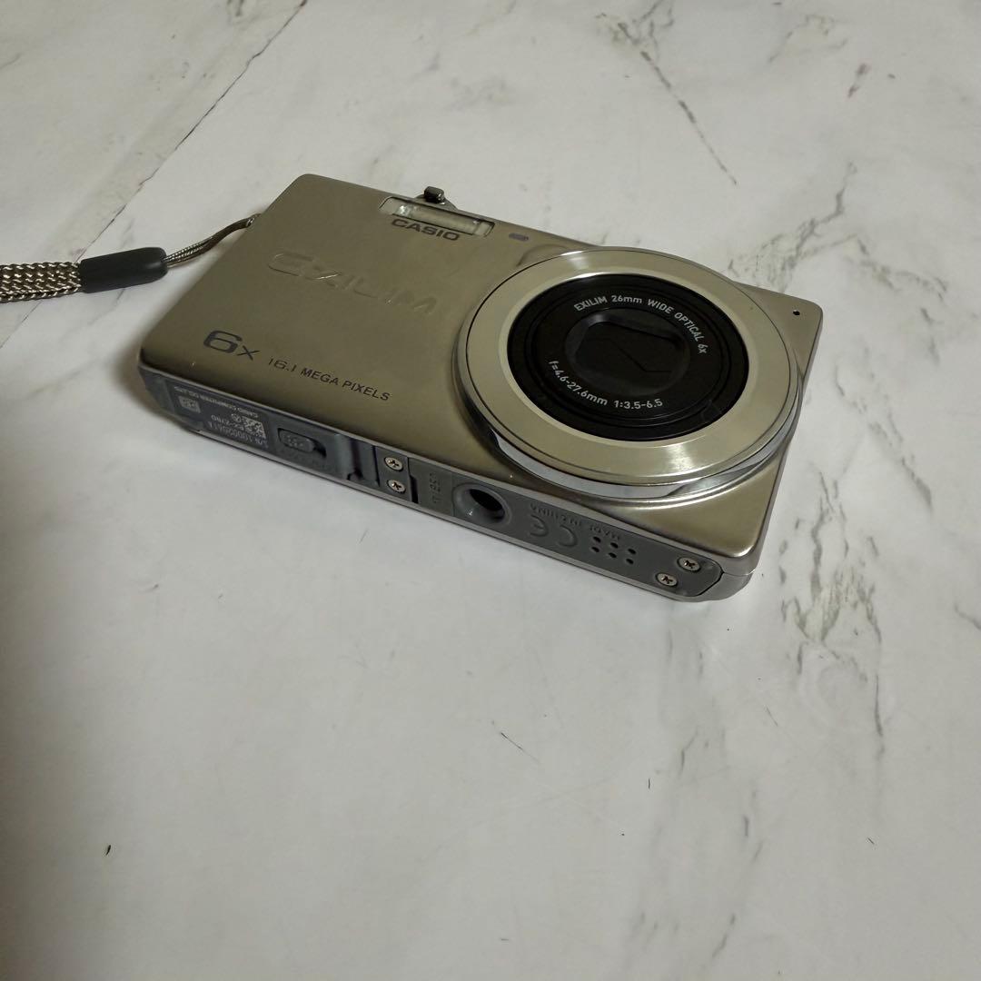m3416 CASIO EXILIM EX-Z780 デジカメ シルバー