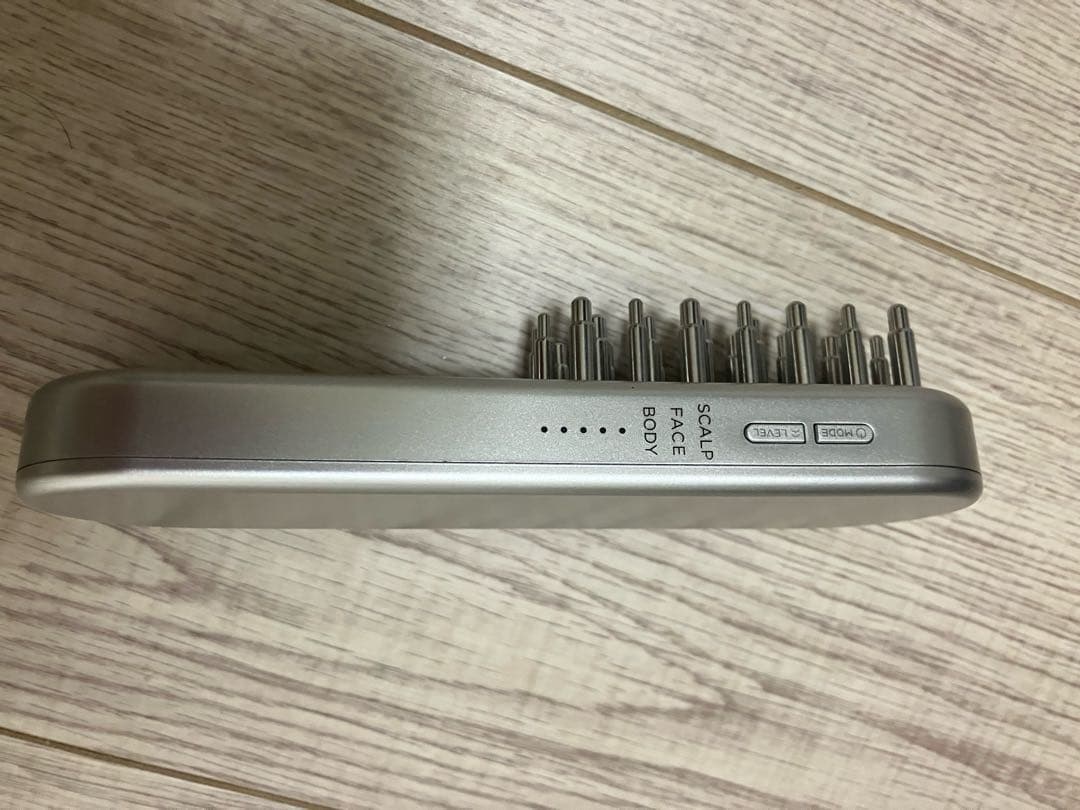 【サロニア】SALONIA EMS LIFT BRUSH シルバー