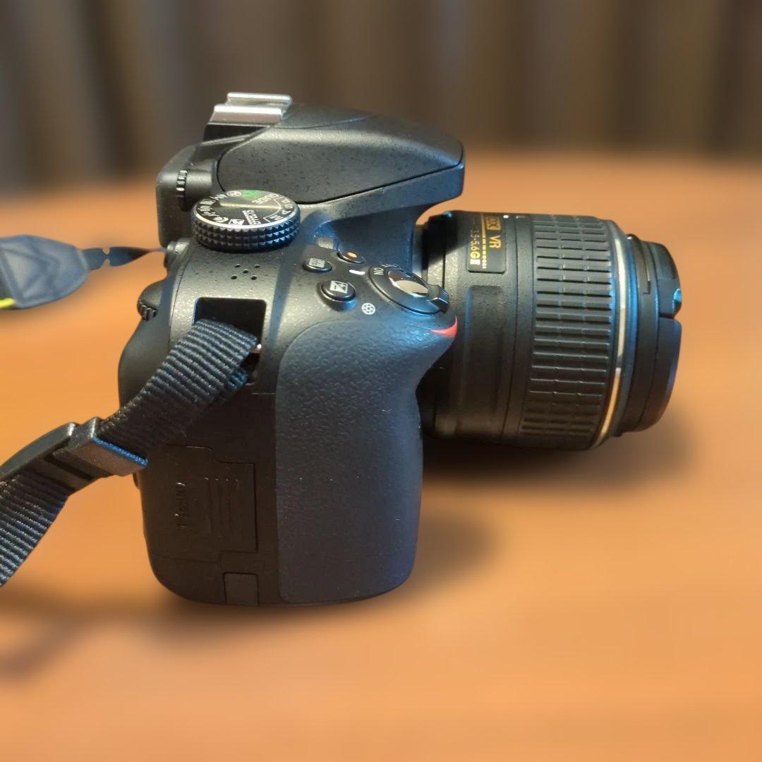 Nikon D3300 デジタル一眼レフ 本体　レンズ2つ　バッテリー充電器