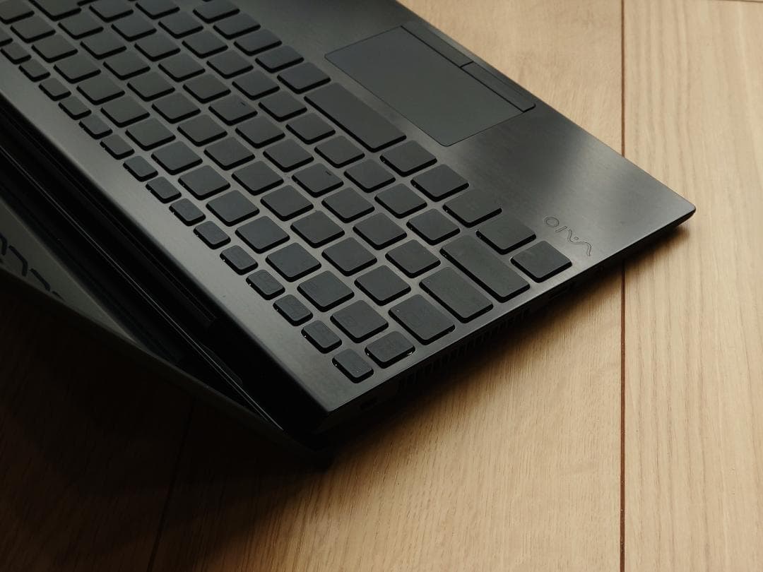 第13世代VAIO SX12 All Black Edition（LTE・5G）