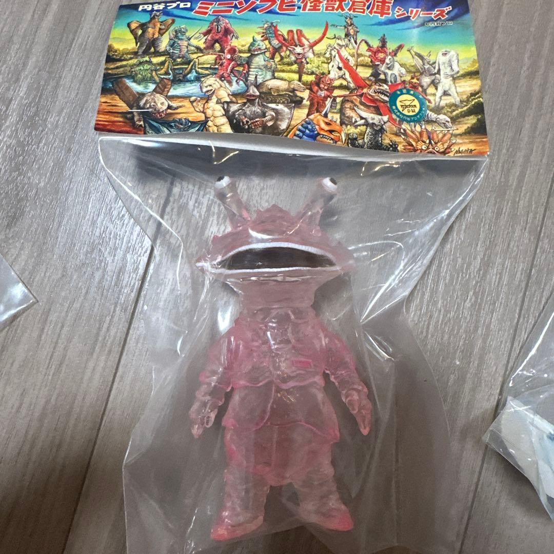 MAXTOY ミニソフビ怪獣倉庫シリーズ カネゴン桜クリア MAXTOY ミニソフビ怪獣倉庫シリーズ カネゴン桜クリア MAXTOY
