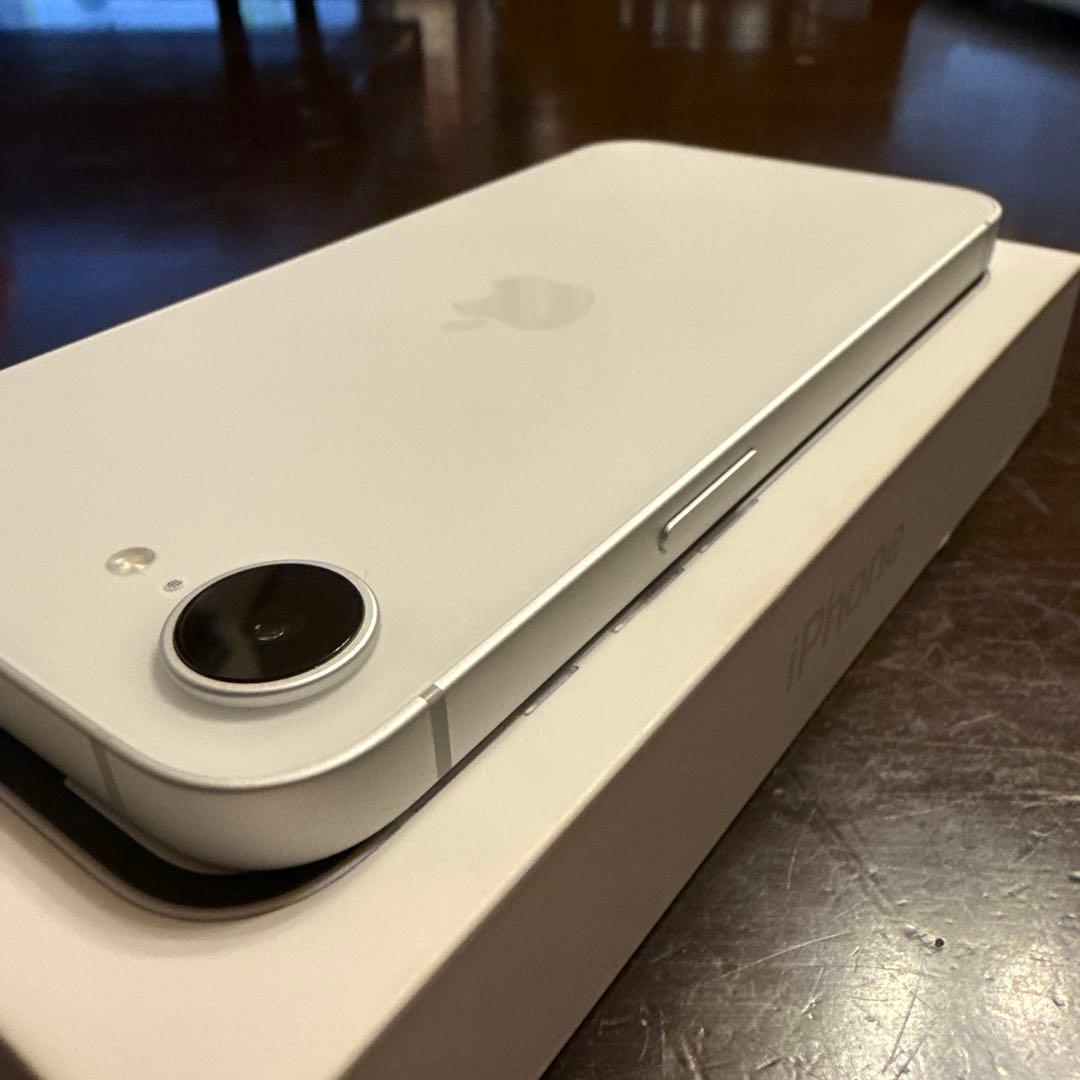 SIMフリー iPhone16e 128GB ケース、フィルム付き