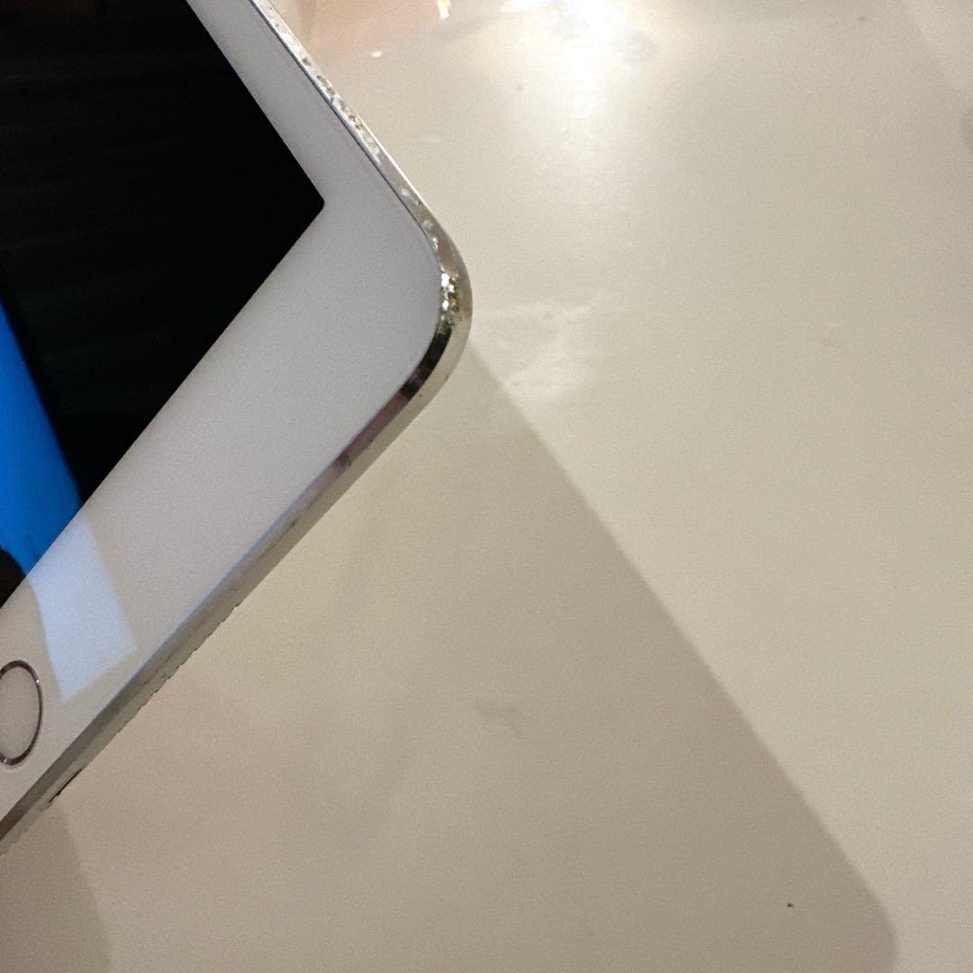 【中古】iPad mini 4 Wi-Fi 128GB シルバー