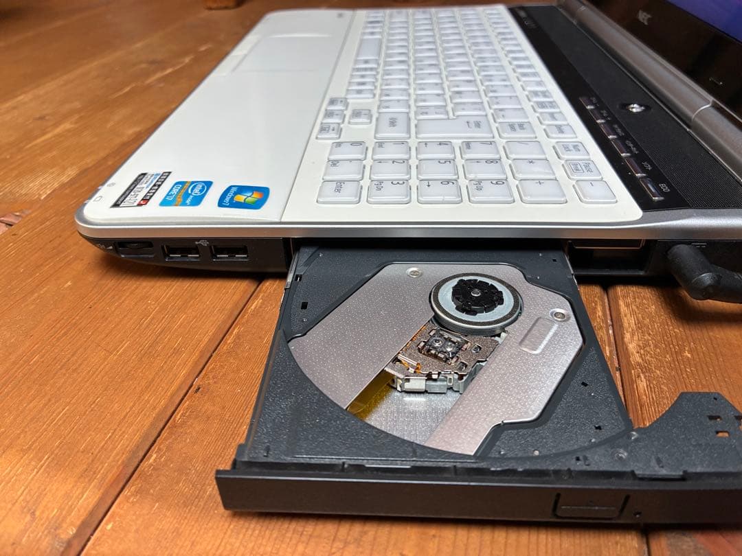 NEC ノートパソコン　LL750/E Blu-ray Disc対応