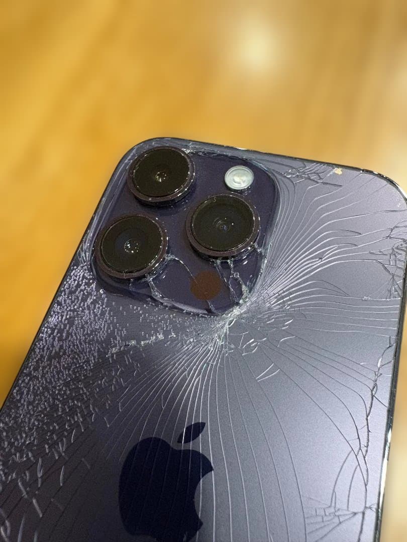 【背面割れ】Apple iPhone 14 Pro 本体　【ジャンク品】