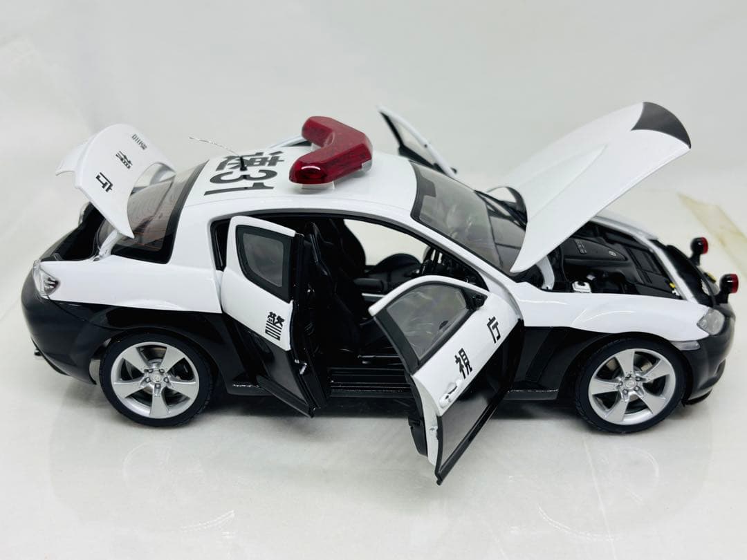 C*e様 1/18 AUTOartオートアート MAZDA RX-8 高速隊パト - メルカリ