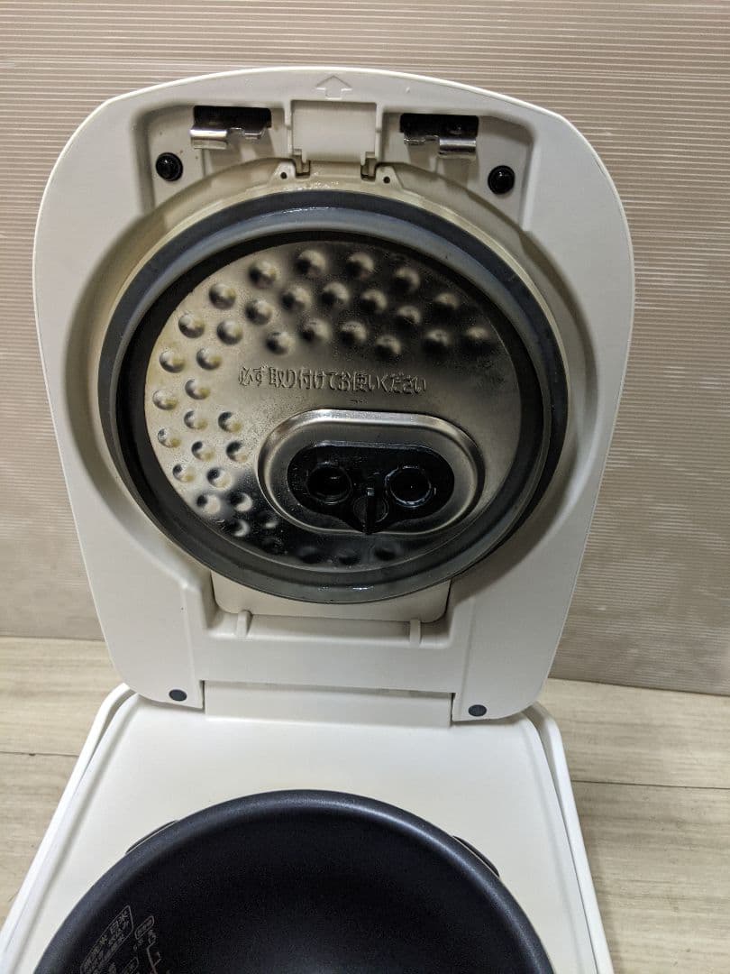 アイリスオーヤマ圧力IH RC-PD50-W　2020年製