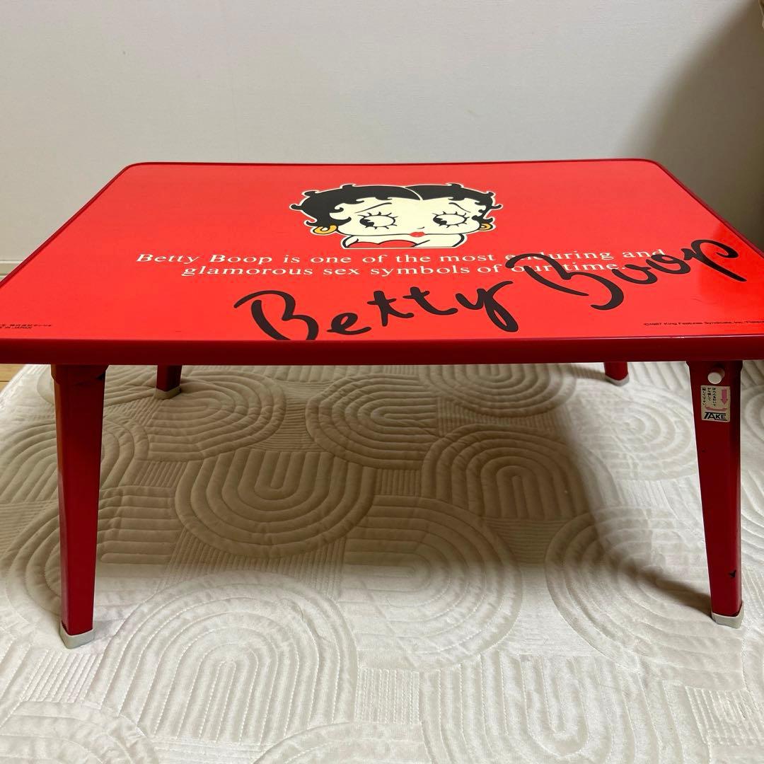チャールズ様 ベティちゃん レトロサンリオ折りたたみテーブル - メルカリ