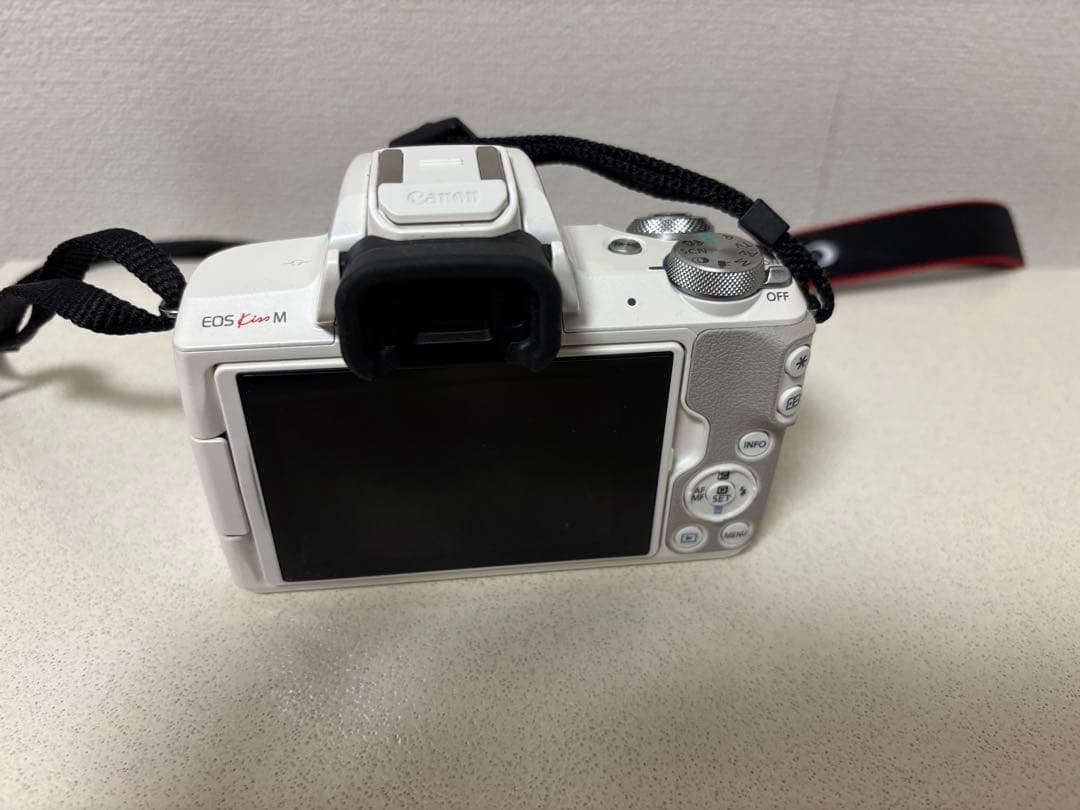 Canon EOS Kiss M ホワイト レンズ2本付