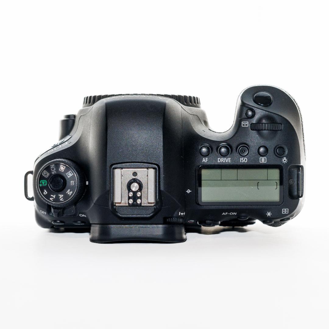 Canon EOS 6D Mark II ボディ+(バッテリー・充電器)値下げ中