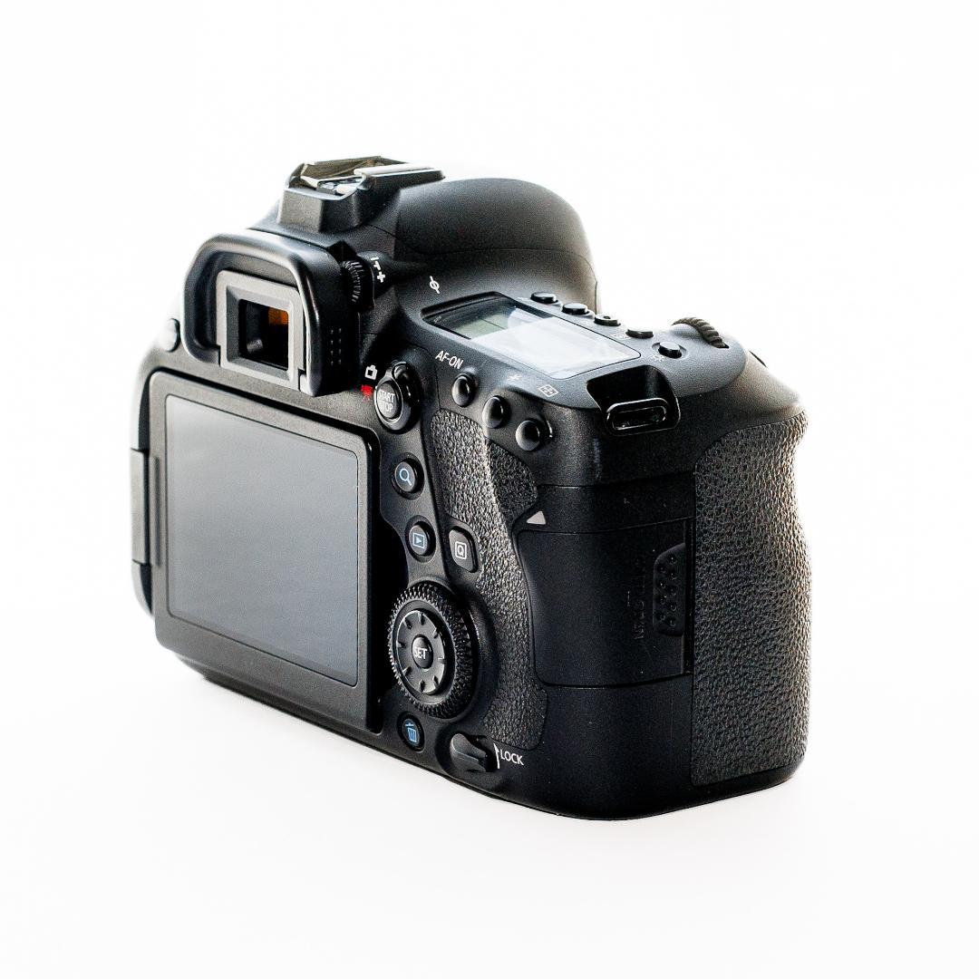 Canon EOS 6D Mark II ボディ+(バッテリー・充電器)値下げ中