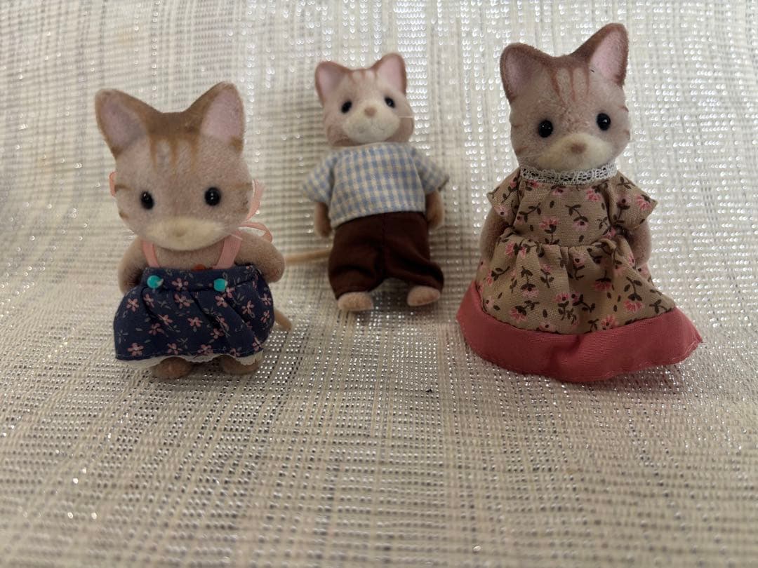 希少・廃盤】シルバニアファミリー シマネコ 3体セット - メルカリ