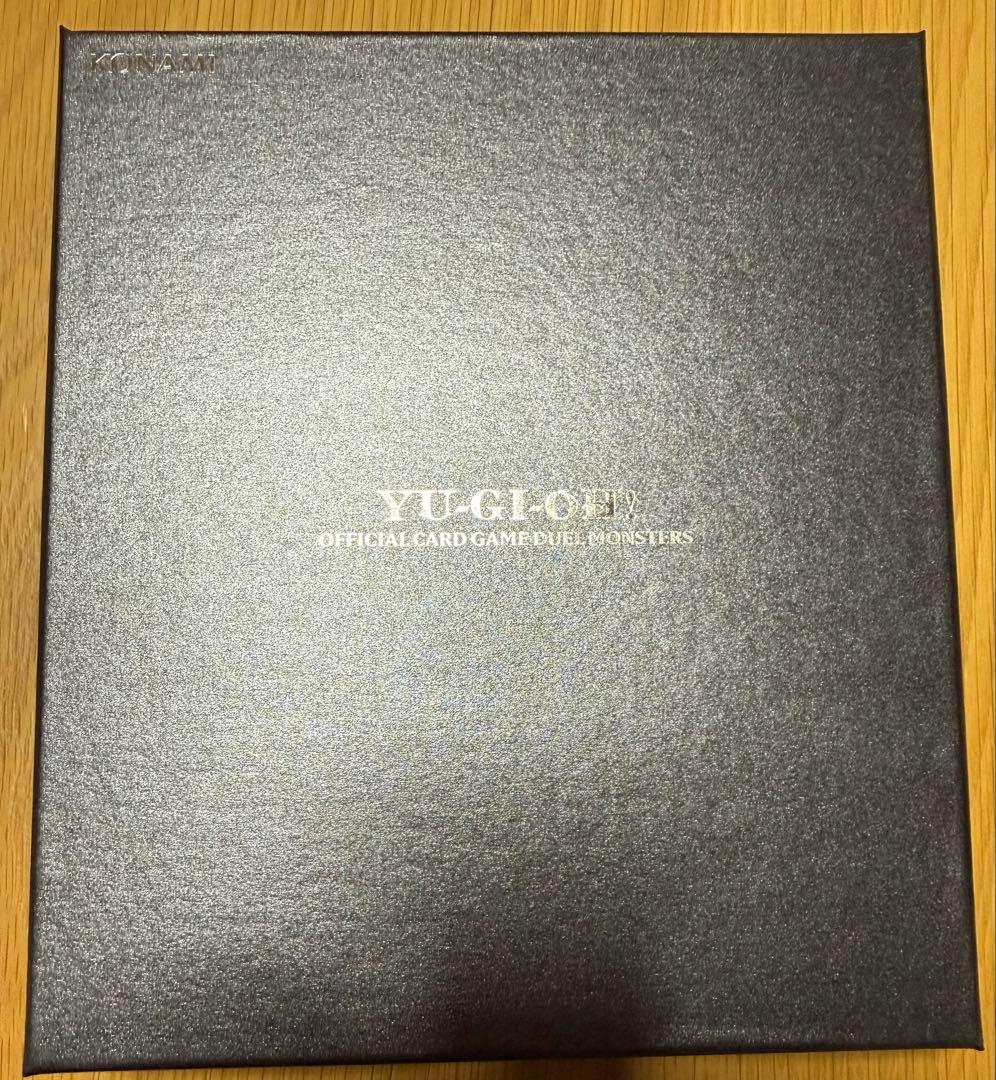 遊鼓王　ブラックマジシャン　ステンレス 遊戯王OCG』の「ブラック・マジシャン」が、“激レア”なステンレス製