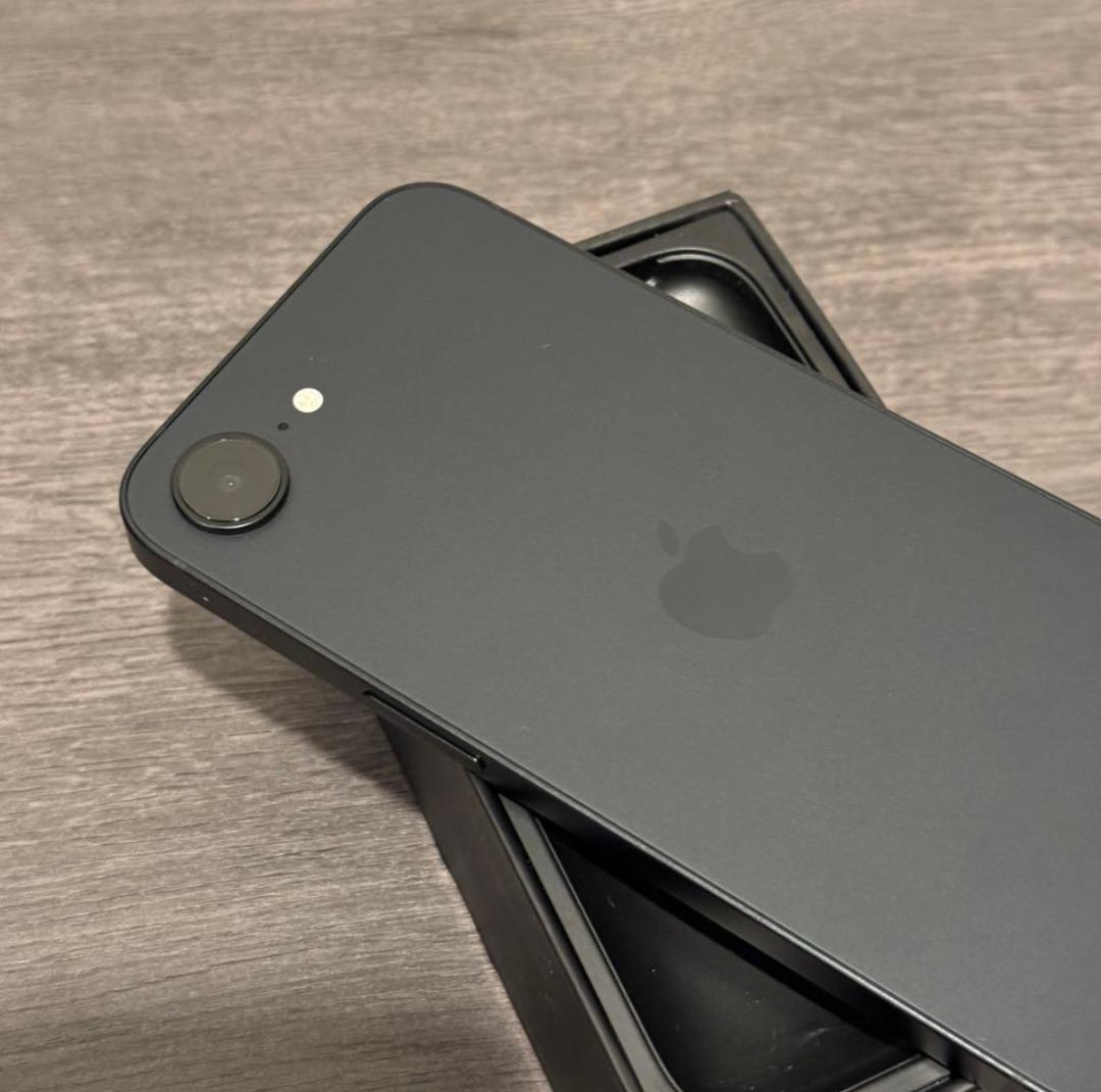 【新品同様】iPhone 16e｜256GB｜SIMフリー