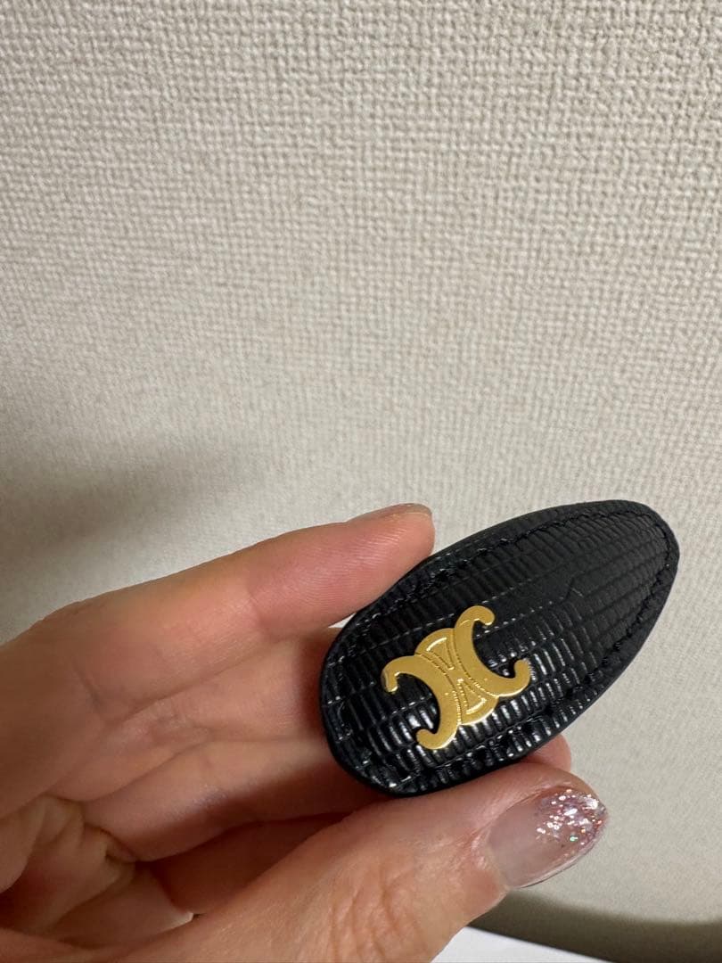 1度使用のみ】CELINE ヘアクリップ 牛革