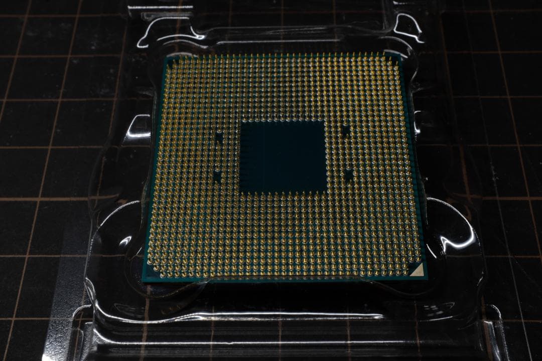 AMD Ryzen 9 3900XT CPU 本体