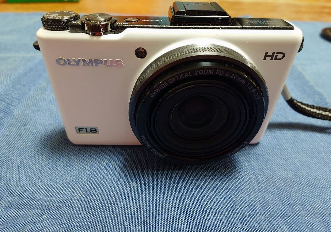 OLYMPUS xz-1 純正充電器付き