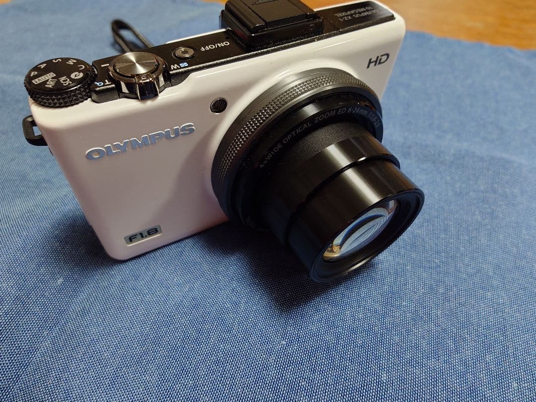 OLYMPUS xz-1 純正充電器付き