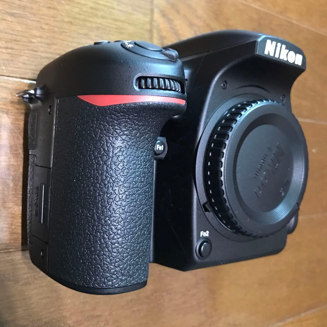 新品同様 ニコンD7500デジタル一眼レフ　ボディ