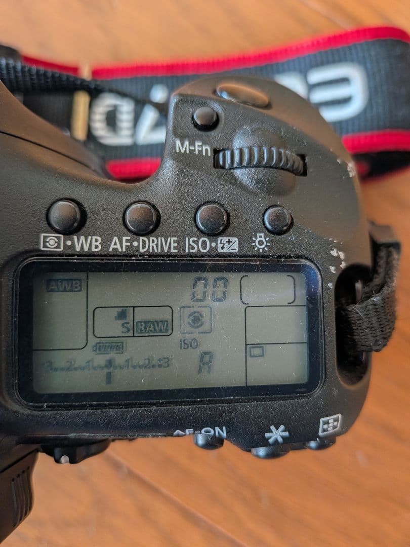 Canon EOS 7D デジタル一眼レフ S/N 0460400909