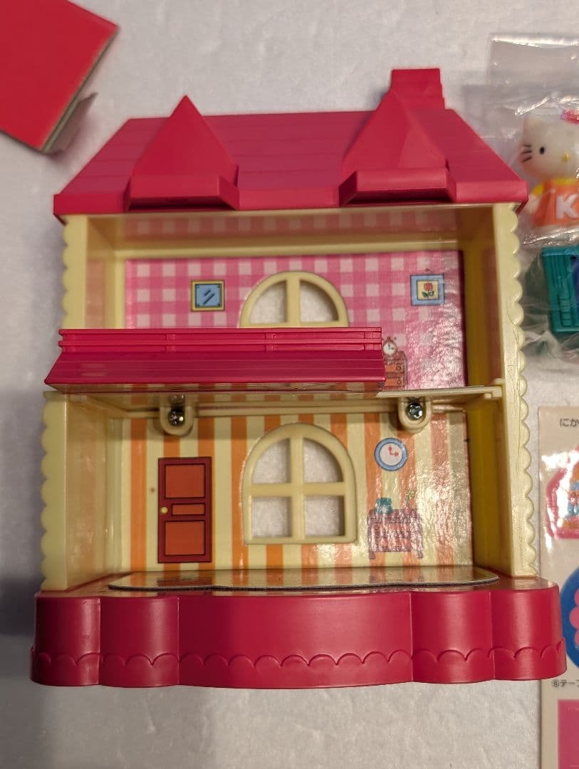レア ハローキティ 2かいだてのおうち リビングルーム - メルカリ