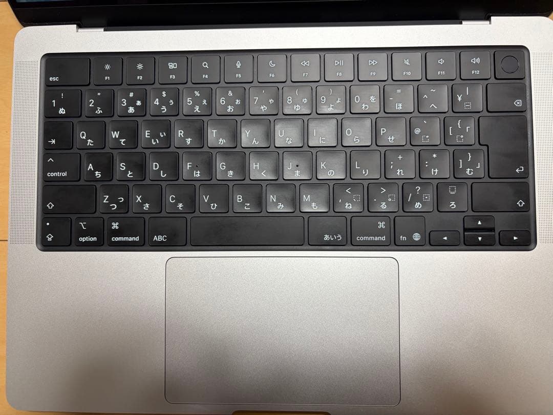 【極美品】M5 14インチ MacBook Pro 512GB シルバーおまけ付