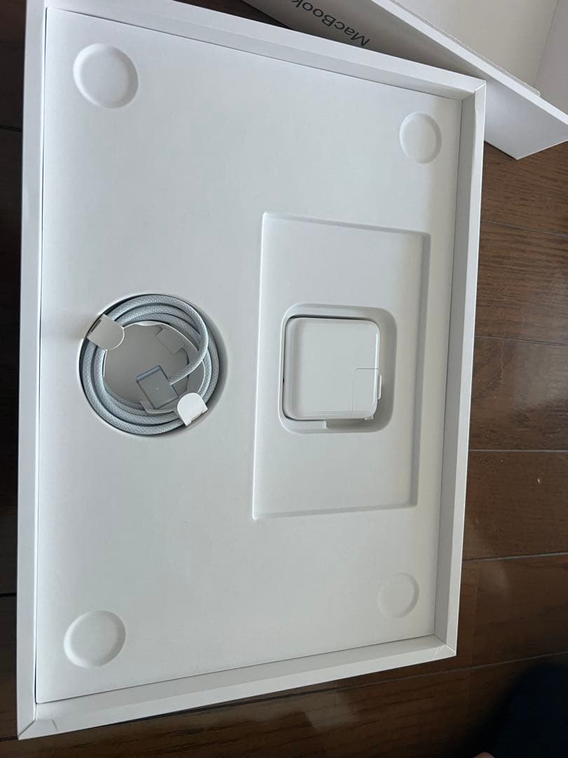 Apple MacBook Air シルバー　M4チップ保証付き