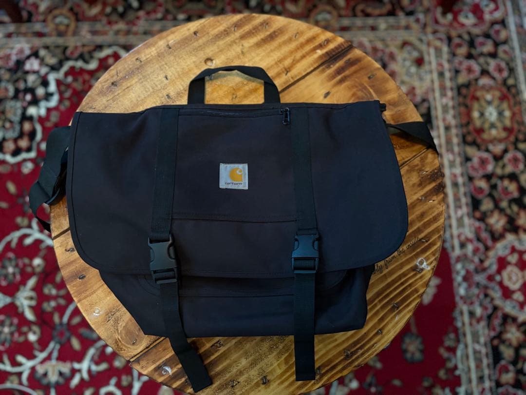 Carhartt メッセンジャーバッグ ブラック Carhartt（カーハート） ショルダーバッグ RIPSTOP MESSENGER BAG