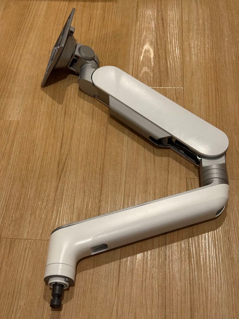 Fellowes モニターアーム ホワイト （在庫9台あり 価格は1台）