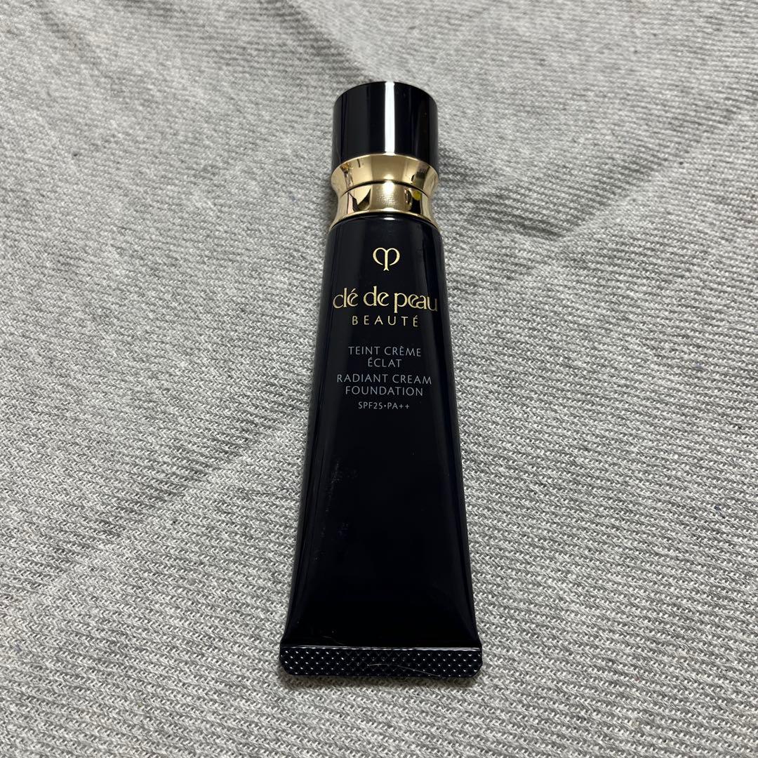 クレドポー　タンクレームエクラn オークル10 クレドポボーテ タンクレームエクラn オークル10 楽天市場】【国内正規