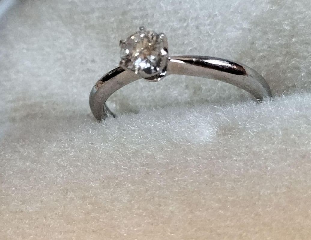 ダイヤモンドリング　Pt800 ダイヤ 0.303ct　12弱　造幣局刻印　美品