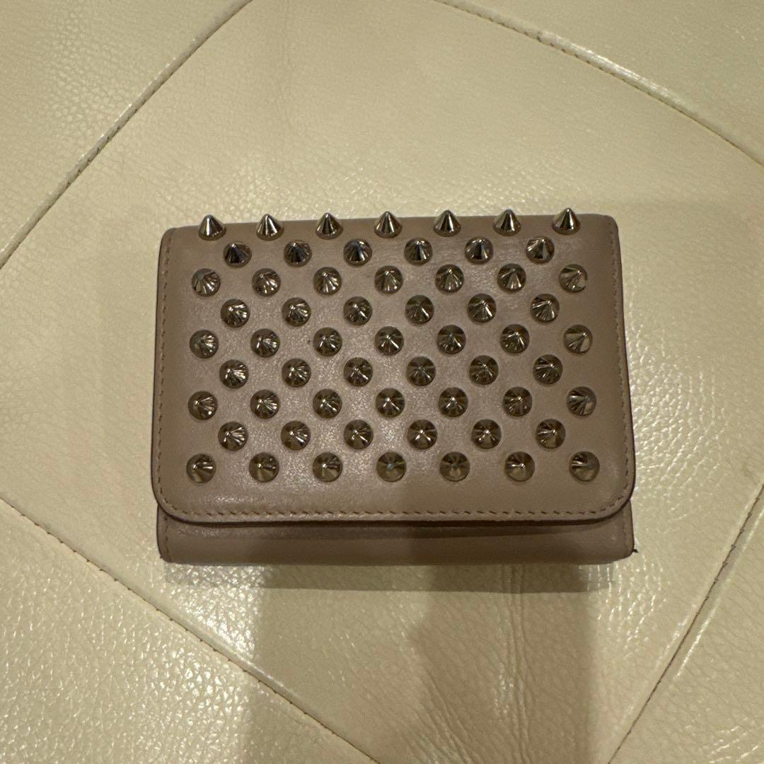 スタッズ付きグレー三つ折り財布 Amazon | [Jimmy Choo] [ジミーチュウ] 財布 三つ折り NEMO スター