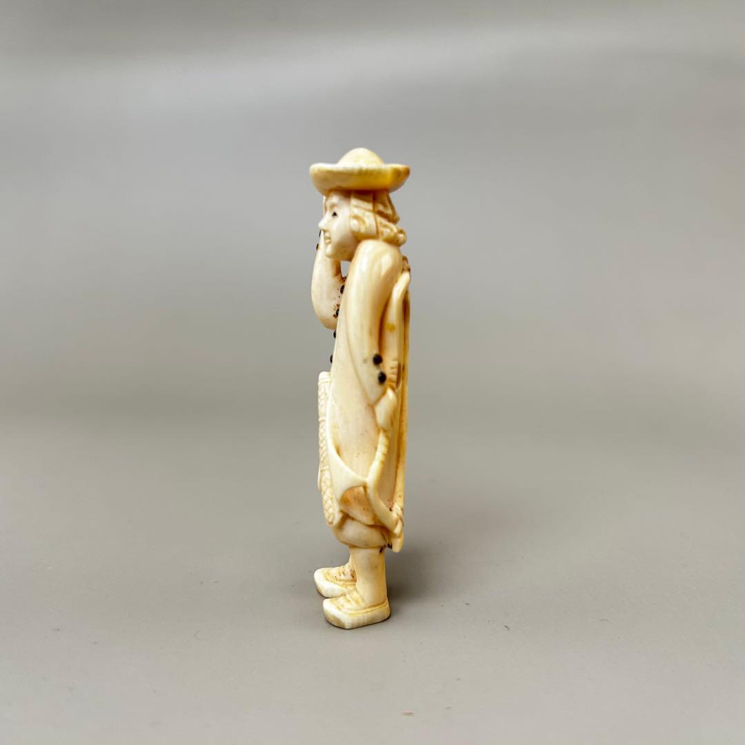 男性の彫刻極上 根付 天然素材アンティーク骨董 飾り物古美術置物細密細工