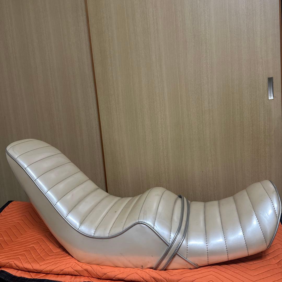 CBX400F 三段シート 30cm パールホワイト 大川シート 当時物 - メルカリ