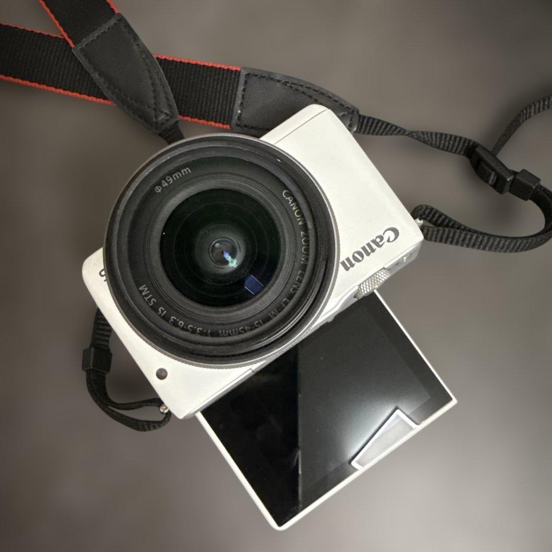 【美品】Canon 一眼レフカメラミラーレス✨《EOSM10》